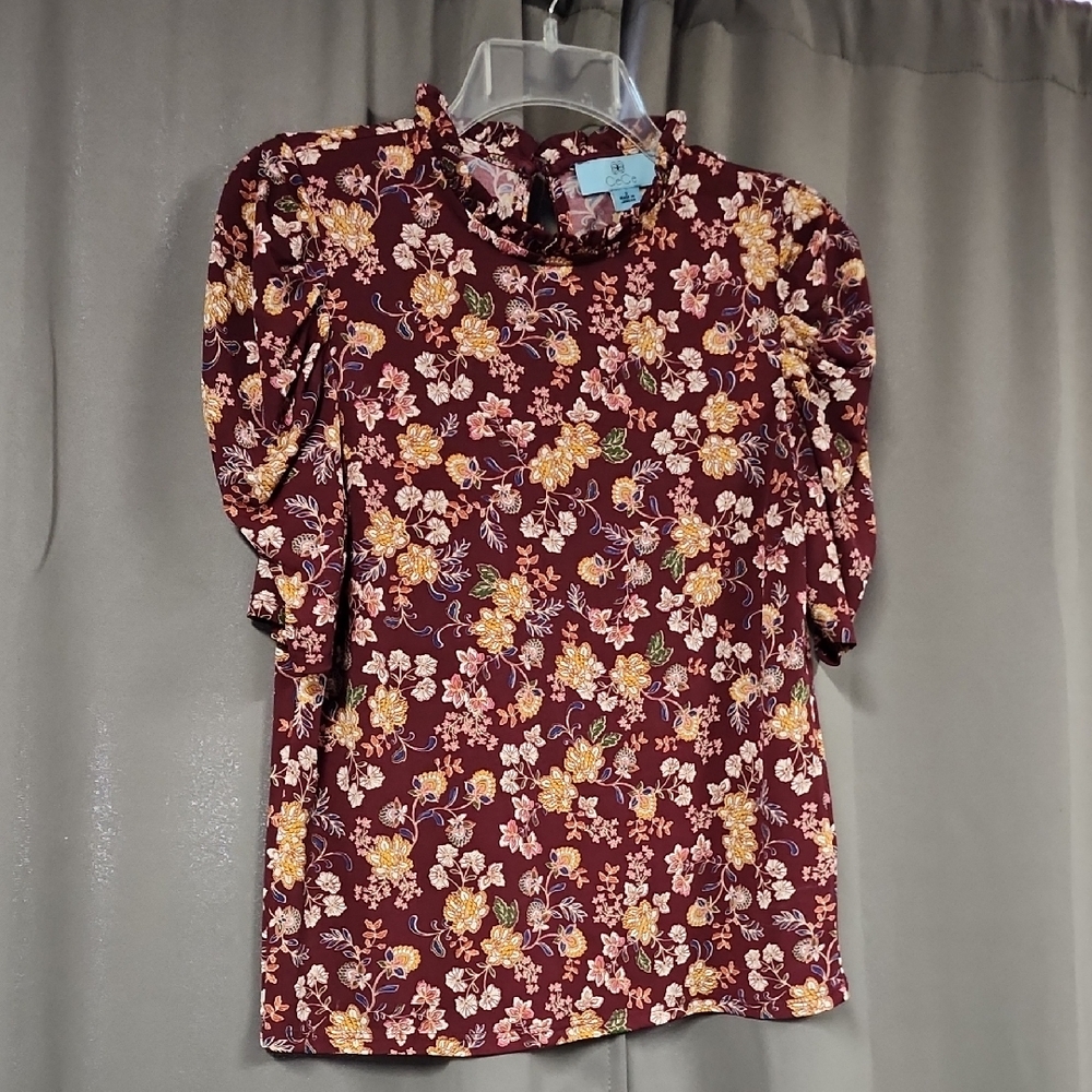 Small CeCe Floral Ruffle Neck Women's Top